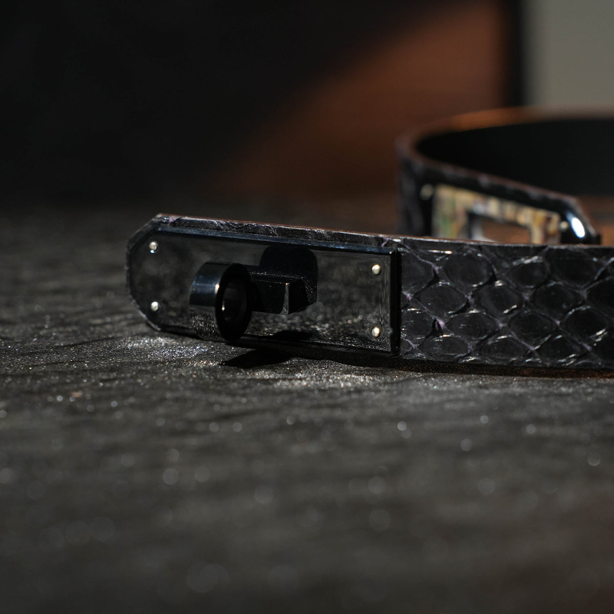 Perseus Black Buckle Collar